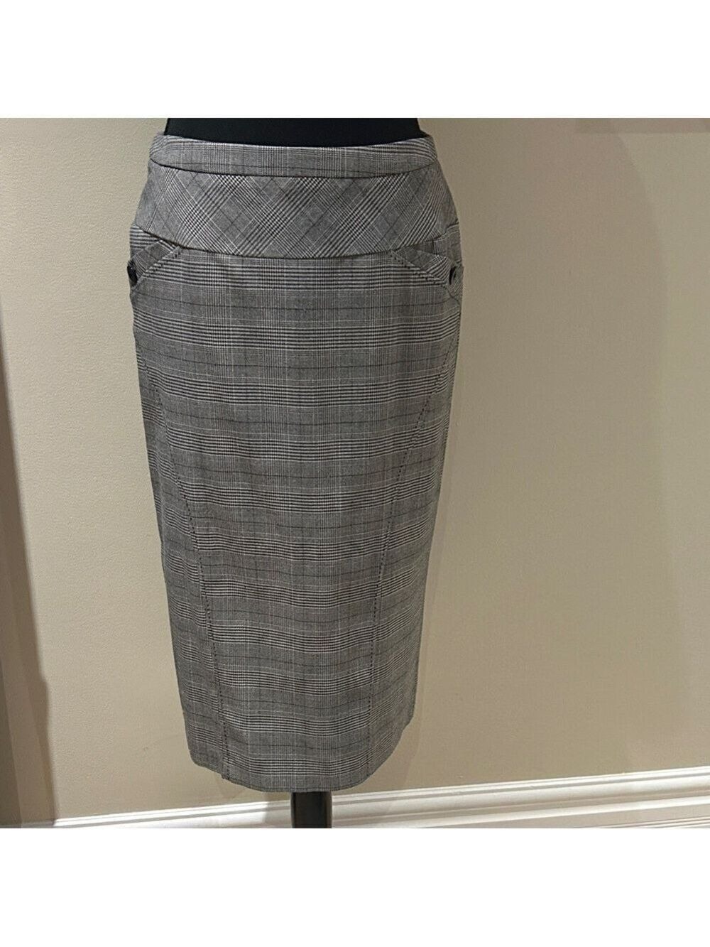 Chic Gray Checkered Women's Pencil Skirt from Chapter One